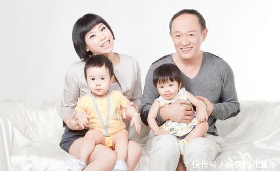 认成|儿子和妈被医生认成祖孙俩，娃长大后才明白老来得子有钱也不行