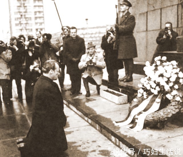 一己|前德国总理勃兰特:华沙之跪,以一己之力打破德国外交僵局