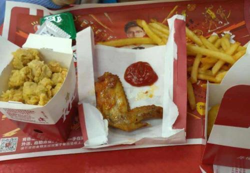 总要|吃肯德基时,餐盘上面为啥总要垫一张纸服务员很多人不懂装懂