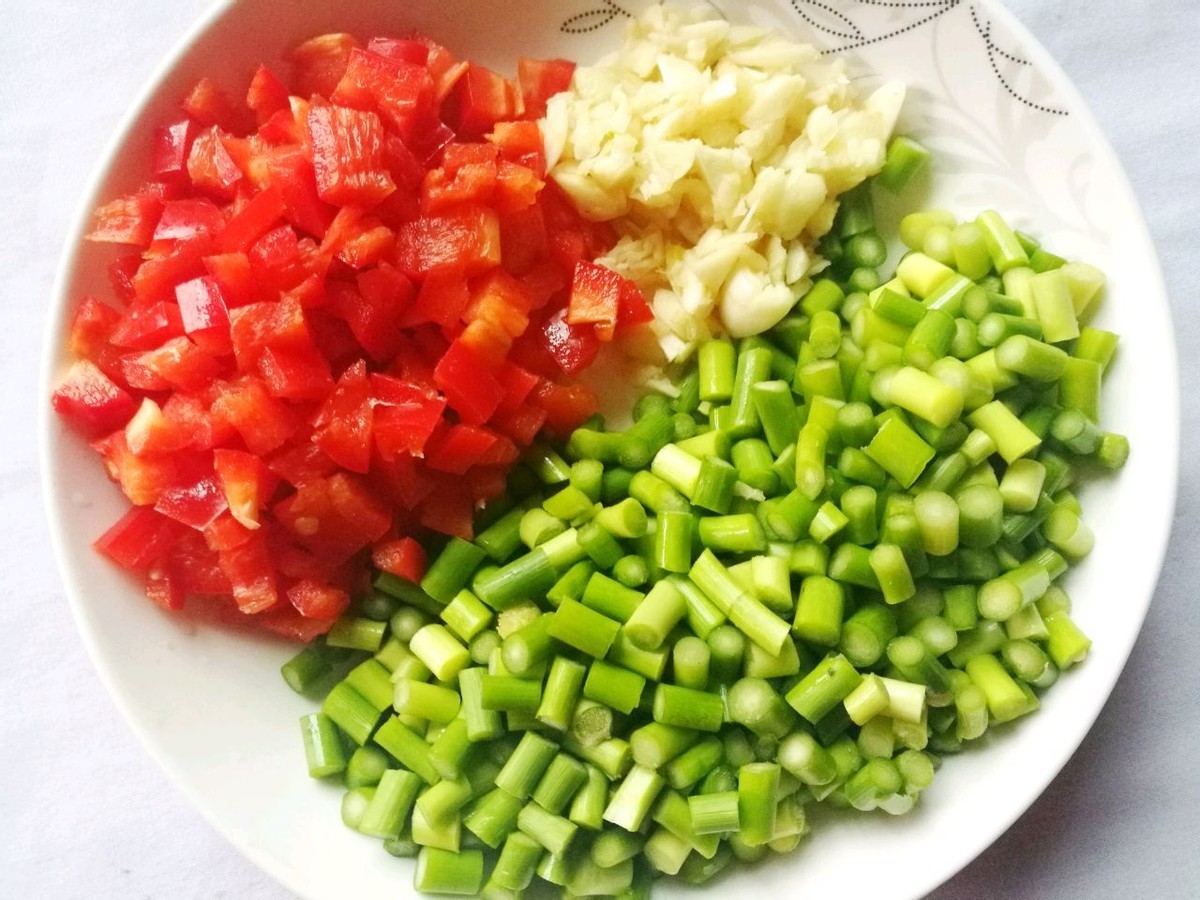 这道菜|香干搭配蒜薹，随手一炒就是一道下饭菜，大人孩子都爱吃