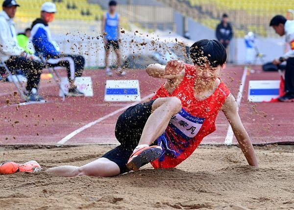田徑賽場上演市運會壓軸大戲|圖集 | 軍功章