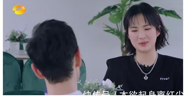 《中餐厅》首播，姚安娜黄晓明生疏尬聊，宁静虽狂但一作用难忽视