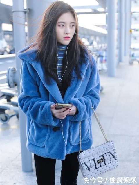 羊羔绒 “羽绒服”失宠了,今年最流行的外套是“它”,保暖时髦还减龄