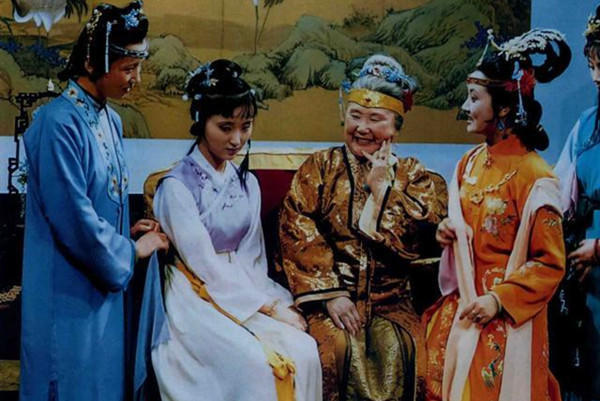 雅致|林黛玉有仙柳之姿,为何刘姥姥只夸她书房雅致,而赞惜春神仙托生