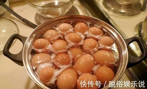 煮鸡蛋是热水下锅还是凉水绝大多数人都弄错，难怪鸡蛋不好剥