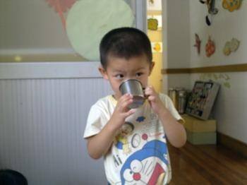 喝水|3个时间段不要强迫孩子喝水,易积食伤脾胃,别不当回事