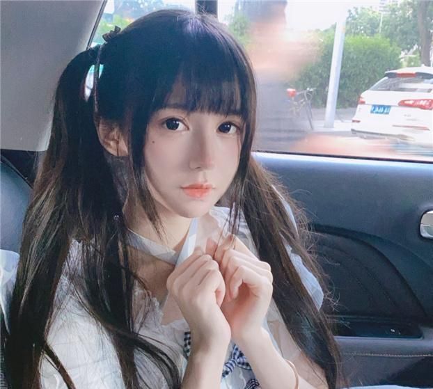 cos|当蔡萝莉不再“装嫩”并COS“麻衣学姐”后,网友:“蔡蛮腰”!