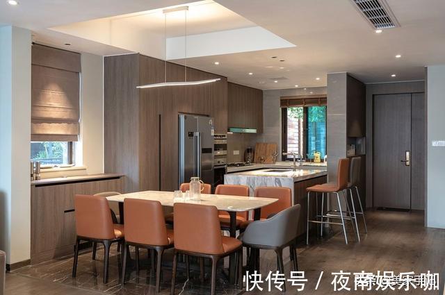 大理石|再买房,我一定学她家沙发不靠墙,往前挪0.5米,完工反而实用