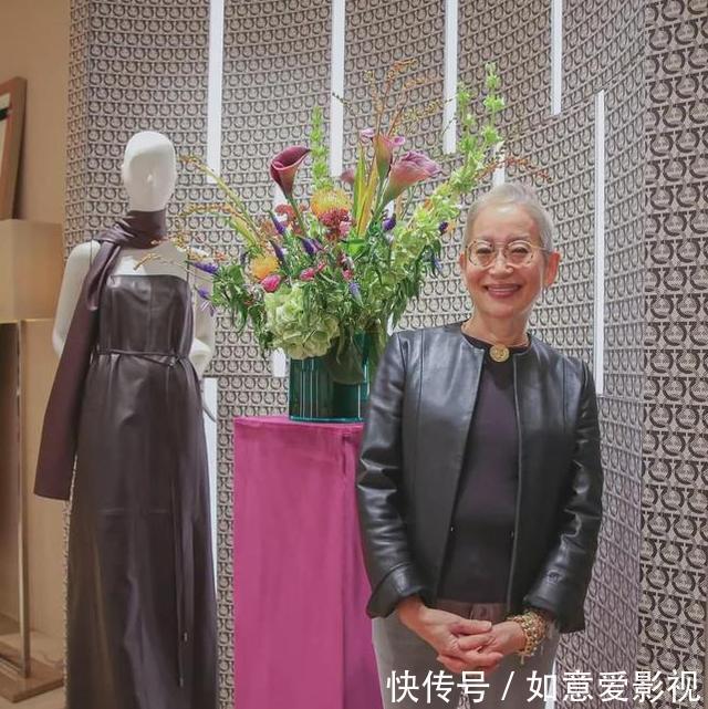 白衬衫|女人要体面活!68岁姥姥口红只用豆沙色,白衬衫必须搭珍珠项链