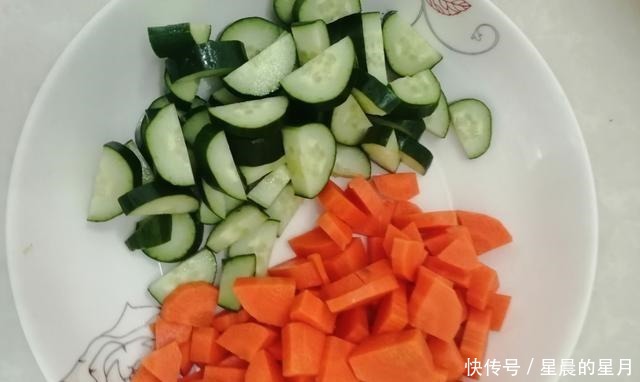 在家|宫保鸡丁怎么做高级大厨教你在家轻松制作这道中外名菜