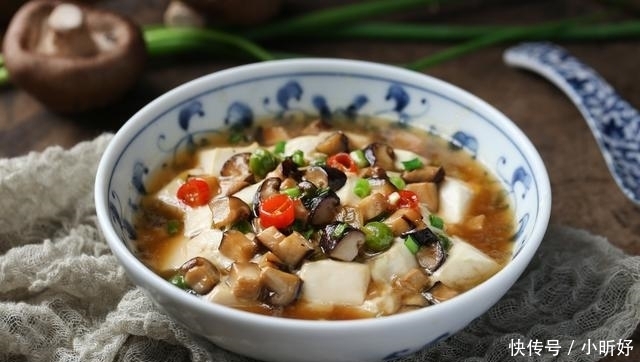 这菜味道鲜香口感滑嫩，全家都喜欢，每次吃得连汁都不剩