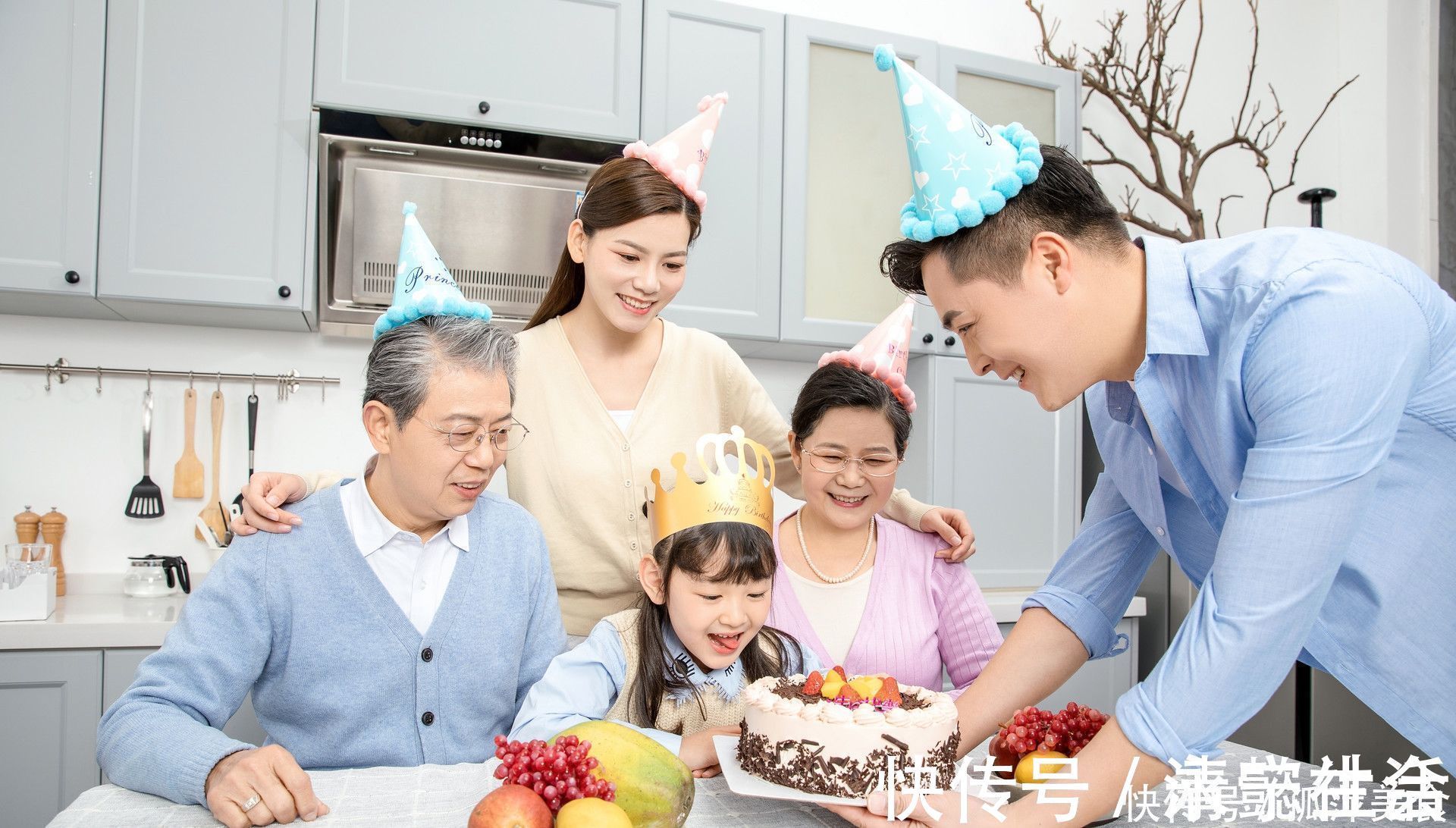 零花钱|孩子张口要五块钱，妈妈别随意说出这两句话，知道有多伤人吗