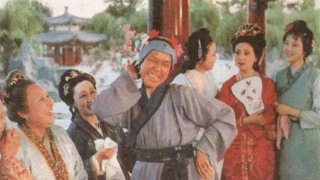 来意$贫穷限制了刘姥姥的想象力, 进贾府说了句话, 贾母笑王熙凤惊