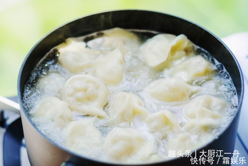 水饺|韭菜肉水饺,好吃有诀窍,教你调馅用料和比例,饺子不好吃才怪