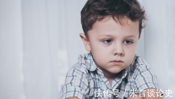 父母|童年的秘密:儿童心理畸变的8种表现行为,对身心成长的影响