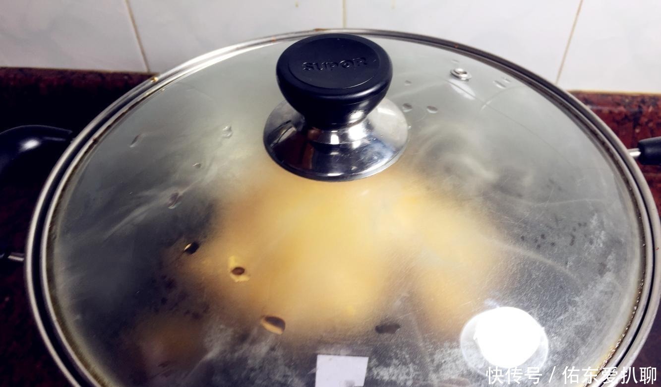 公公家里正做酱油鸡, 邻居闻到香味都跑我家问我酱油鸡的配方!