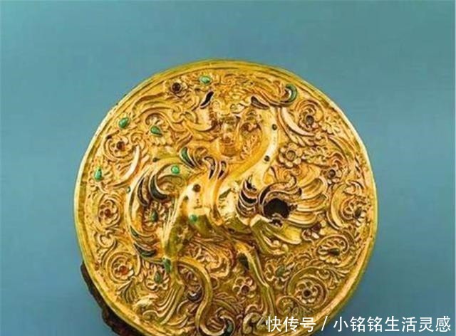 不少|拾荒老者无意捡到7斤铁块,转手卖了一万二,专家匈奴时的器物