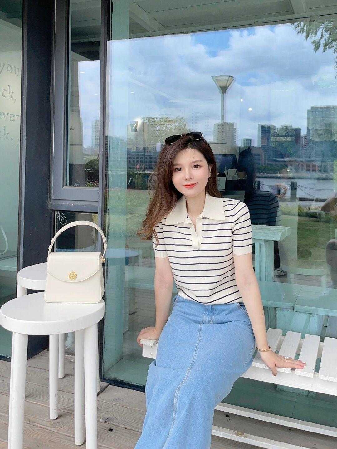 淑女鞋|原来秋天的正确打开方式是这样的,针织衫搭配裙子,温柔到骨子里了