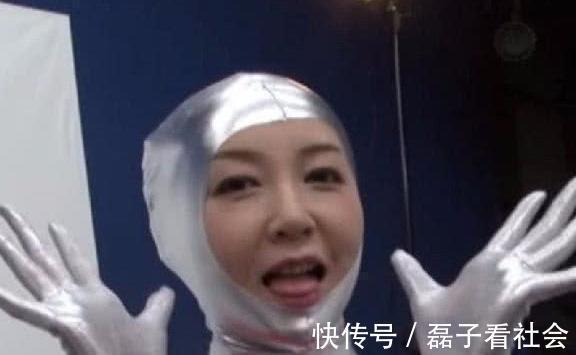 迪迦奥特曼|奥特曼拍完戏后脱下头盔,扮演者竟是位大美女