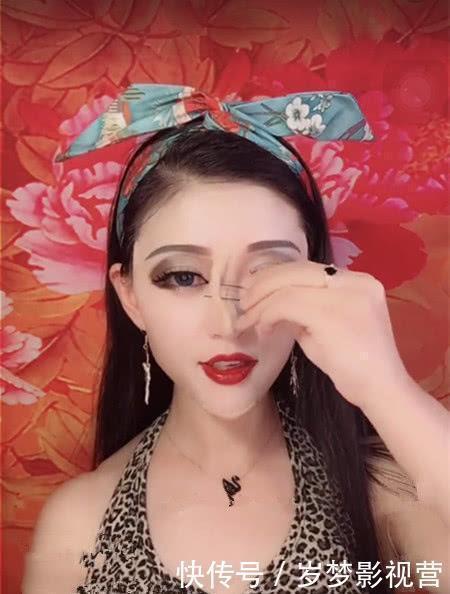 女子卸妆像是换个人，原来鼻子下巴都是假的，网友：美女秒变大妈！
