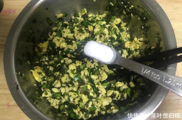 素馅烫面蒸饺详细做法,皮薄馅大不破皮,和面是关键,放凉都不硬