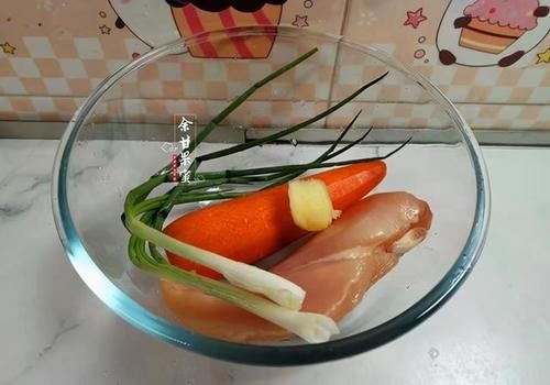 鸡肉|胡萝卜鸡肉丸子,简单几步即成,蒸一蒸,鲜嫩味美