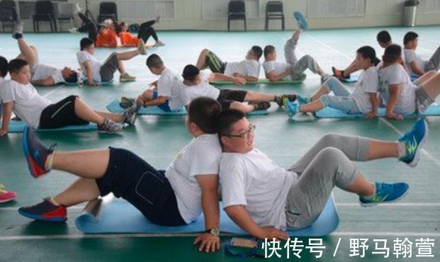 睡眠时间|当身体发出特殊讯号,你的孩子可能会“停止发育”,家长别大意