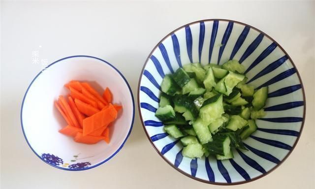 这一食材别总炖汤了，换种简单吃法，入味又开胃，现在吃正合适