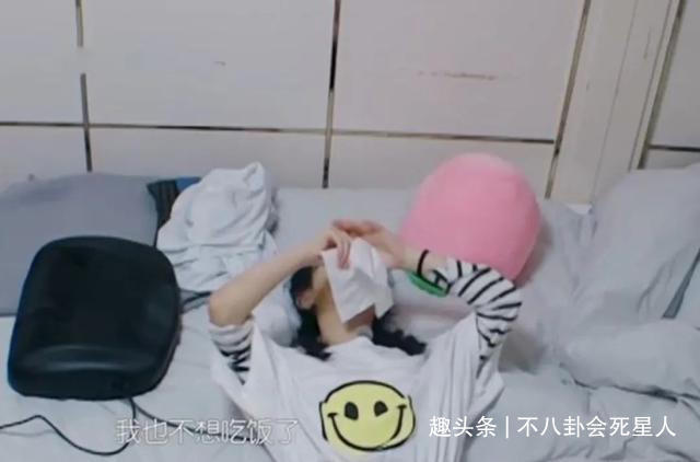 中餐厅|张亮黄晓明澄清也没用,网友扒赵丽颖多场合扒拉菜,还抢李晟水喝