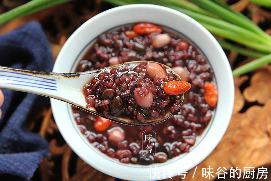 黑豆|冬至将至,早上喝这粥最养人,香甜好喝营养足,能量满满迎寒冬