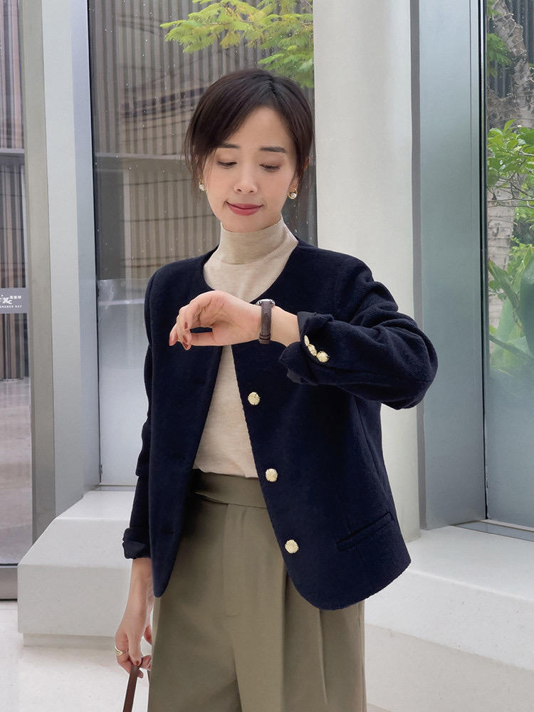 大长腿|超精致的短外套搭配,优雅女人也能拥有甜美气息,学到就是赚到