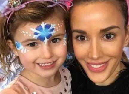 后天|“最美妈妈”火了,3岁女儿因妈妈太美不愿出门,见到爸爸我笑了