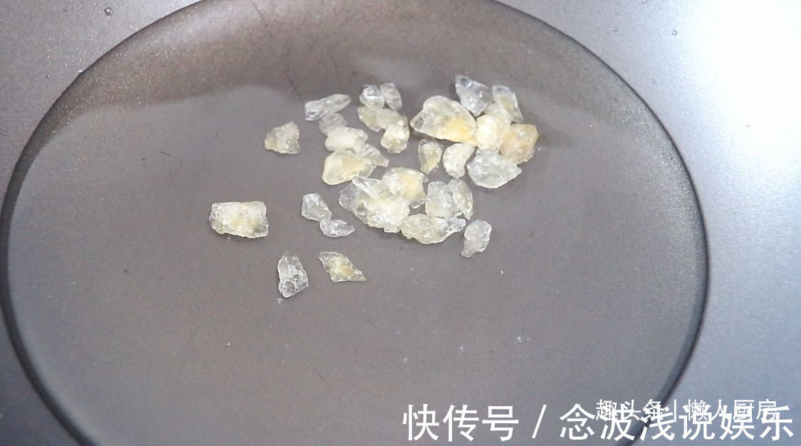 马蹄|这种马蹄糕卖3元多一斤,吃起来软软弹弹,里面脆脆的