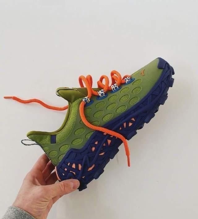 进口鞋 安踏联名“范思哲”!颜值满分,国外明星上脚,老外也爱进口鞋?