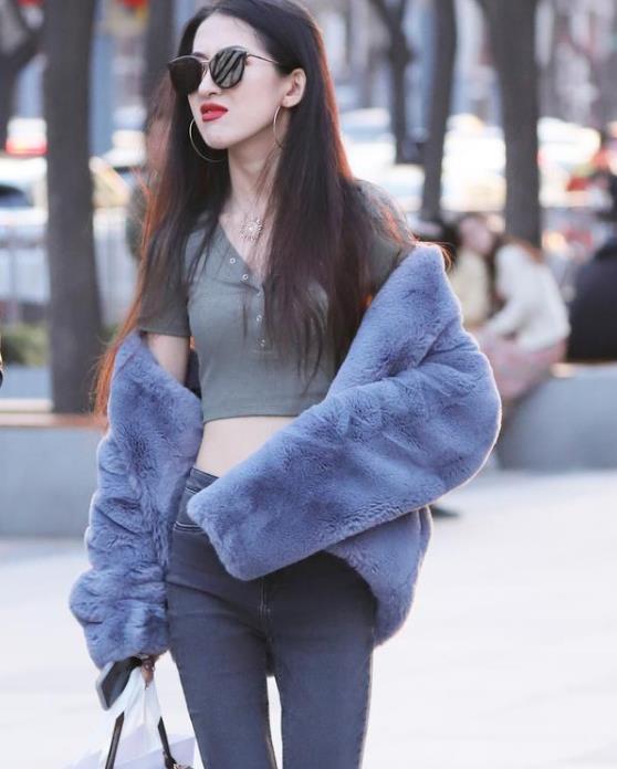 小姐姐|路人街拍，唯美而又休闲的味道，干净又落落大方