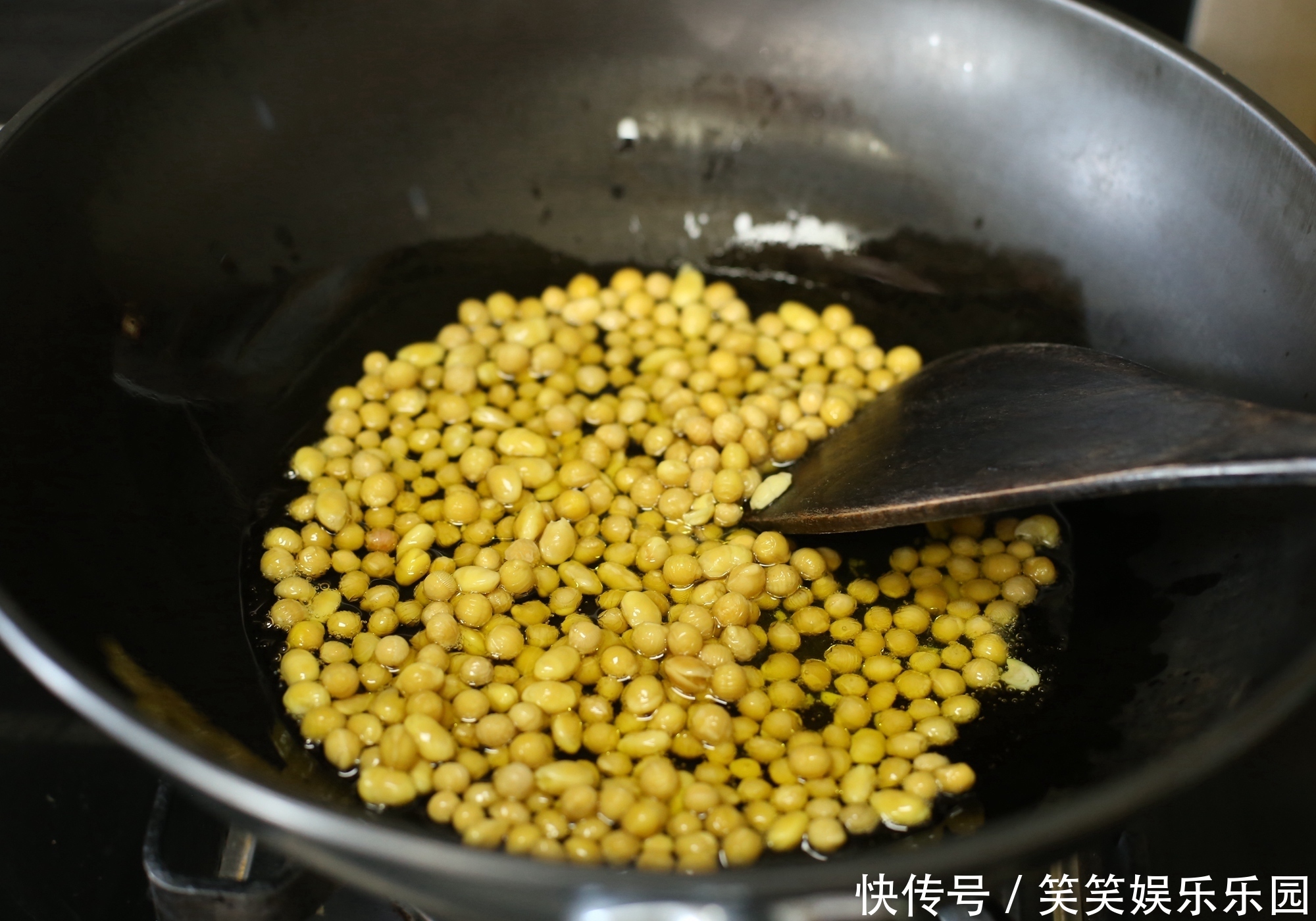 下酒|夏日下酒,又香又酥,轻轻一嚼就碎!3块钱做一盘,比花生香十倍