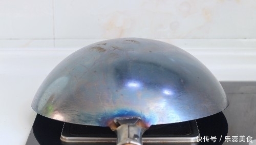 简单几步,教你把铁锅变成不粘锅,炒菜香还补铁,家家都需要