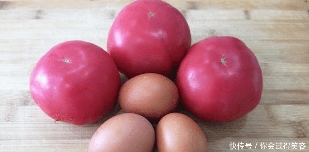 西红柿炒鸡蛋,先炒鸡蛋还是先炒西红柿,很多人弄错,难怪不好吃