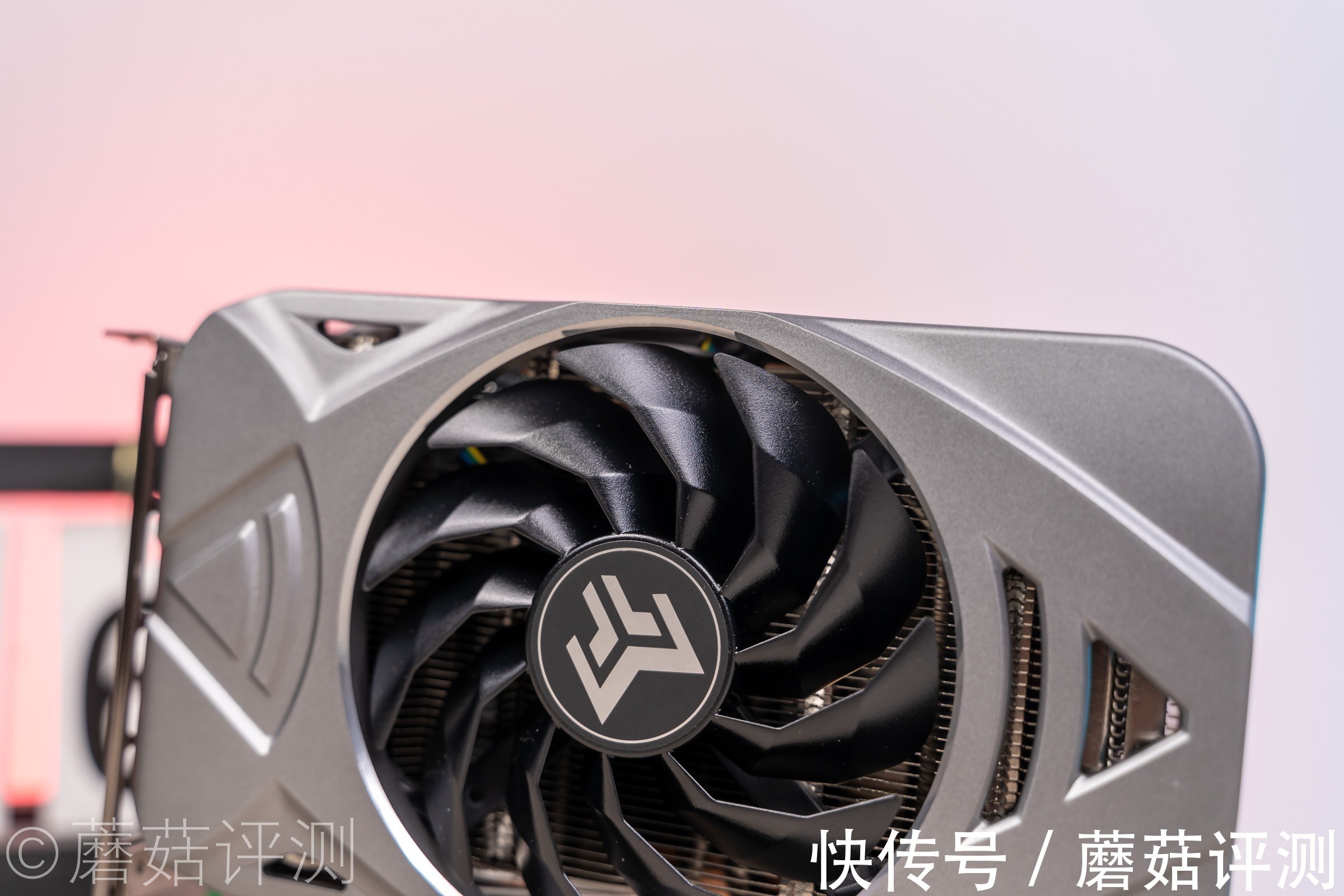 机箱|体积小巧，外形精致、影驰RTX3060金属大师Mini显卡 评测