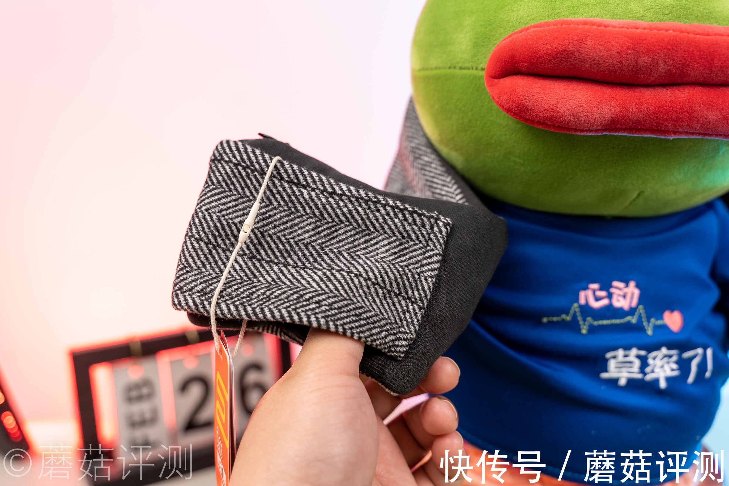 温度|守护后脖颈的最后一片温暖!飞乐思(FLEXWARM)发热围巾行家里手款 体验评测