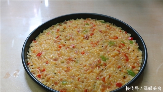 剩米饭完美的吃法不是炒，而是此做法，中西合璧，老人孩子都喜欢
