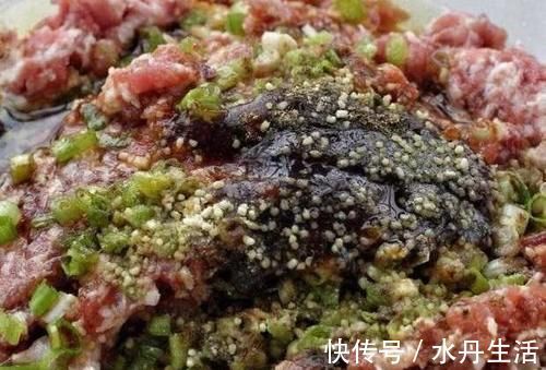 厨娘|调饺子馅,先打水还是先放油?老厨娘告诉正确做法,饺子鲜香味美