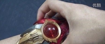 雷欧奥特曼|盘点奥特曼中最奇葩的变身器,迪迦是闪光棒,赛罗是眼镜!