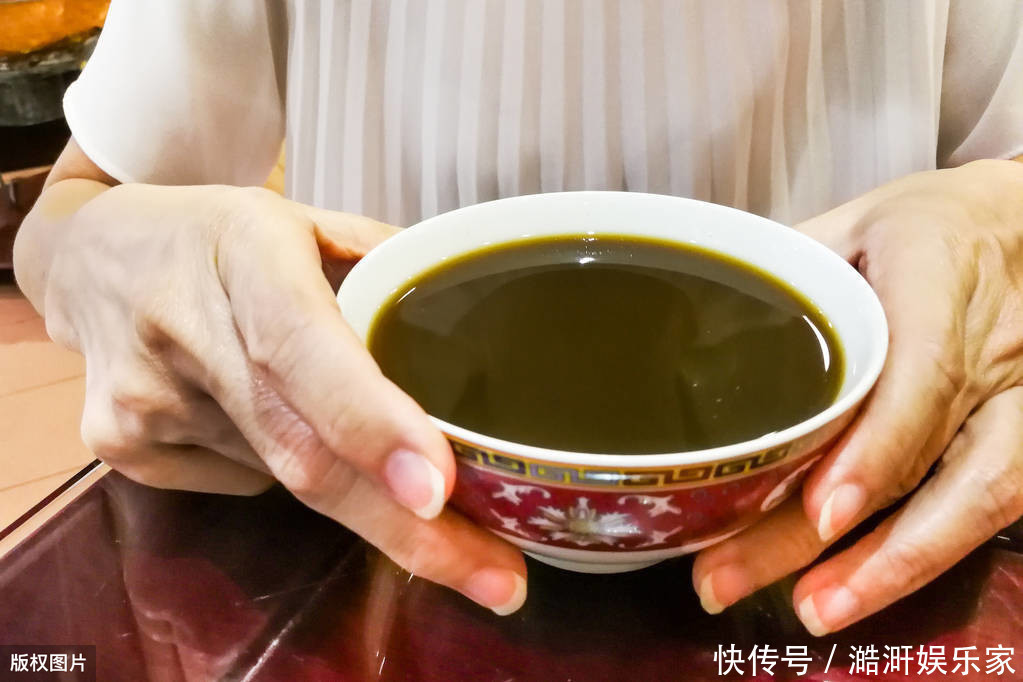 男子|男子高血压12年一直服药,却突发脑梗而亡,医生忽略了一个现象