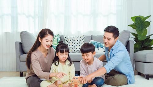 新生儿|新生儿出生12个月内,从灰色到彩色,视觉发展经历神奇过程