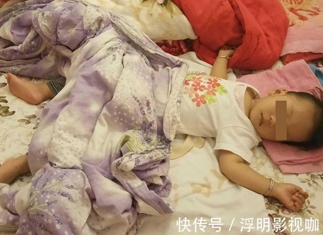成龙|孩子睡着后喜欢“滚来滚去”别大意,这是在给家长发“信号”