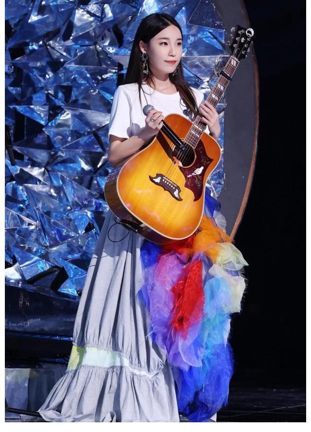 2021中國好聲音|伍珂玥問鼎《2021中國好聲音》總冠軍 十周年歷屆導(dǎo)師學(xué)員隔空合唱令觀眾破防