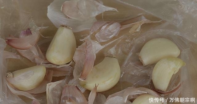 全身|大蒜全身都是宝!以后蒜皮别再乱扔,放家里有两用,真省钱!