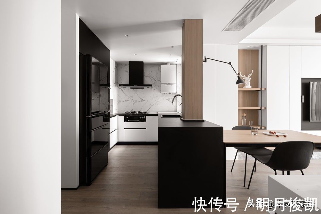 卫生间|她家虽然不大,但称得上装修典范,不仅拥有大量收纳,还极简好看