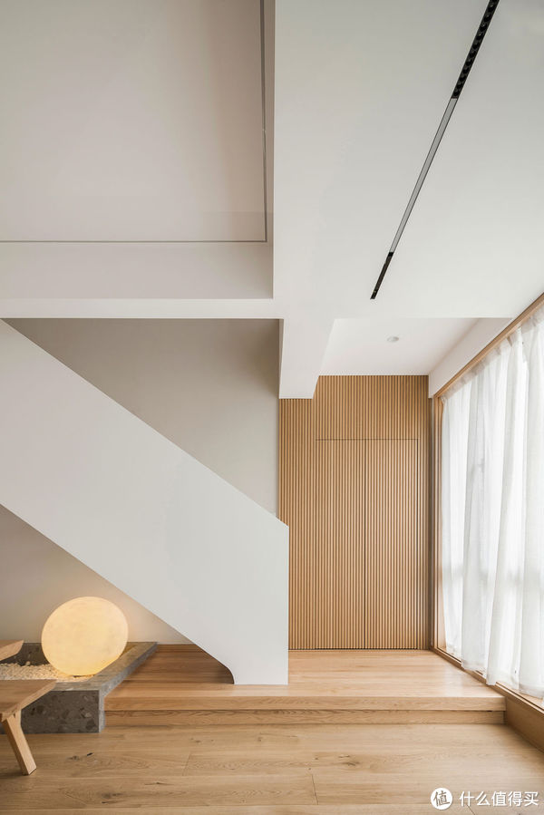 玄关|温州小姐姐的暖居,全屋原木风,180㎡的家自然舒适,把生活过成诗